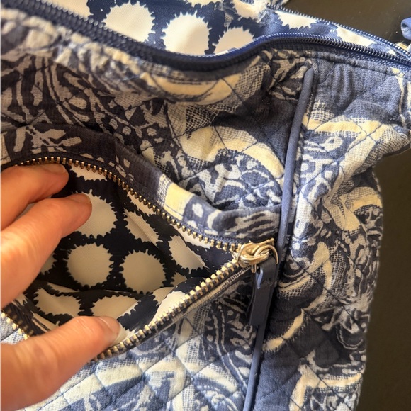 Vera Bradley Navy and Cream Quilted Crossbody Bag - Picture 10 of 14